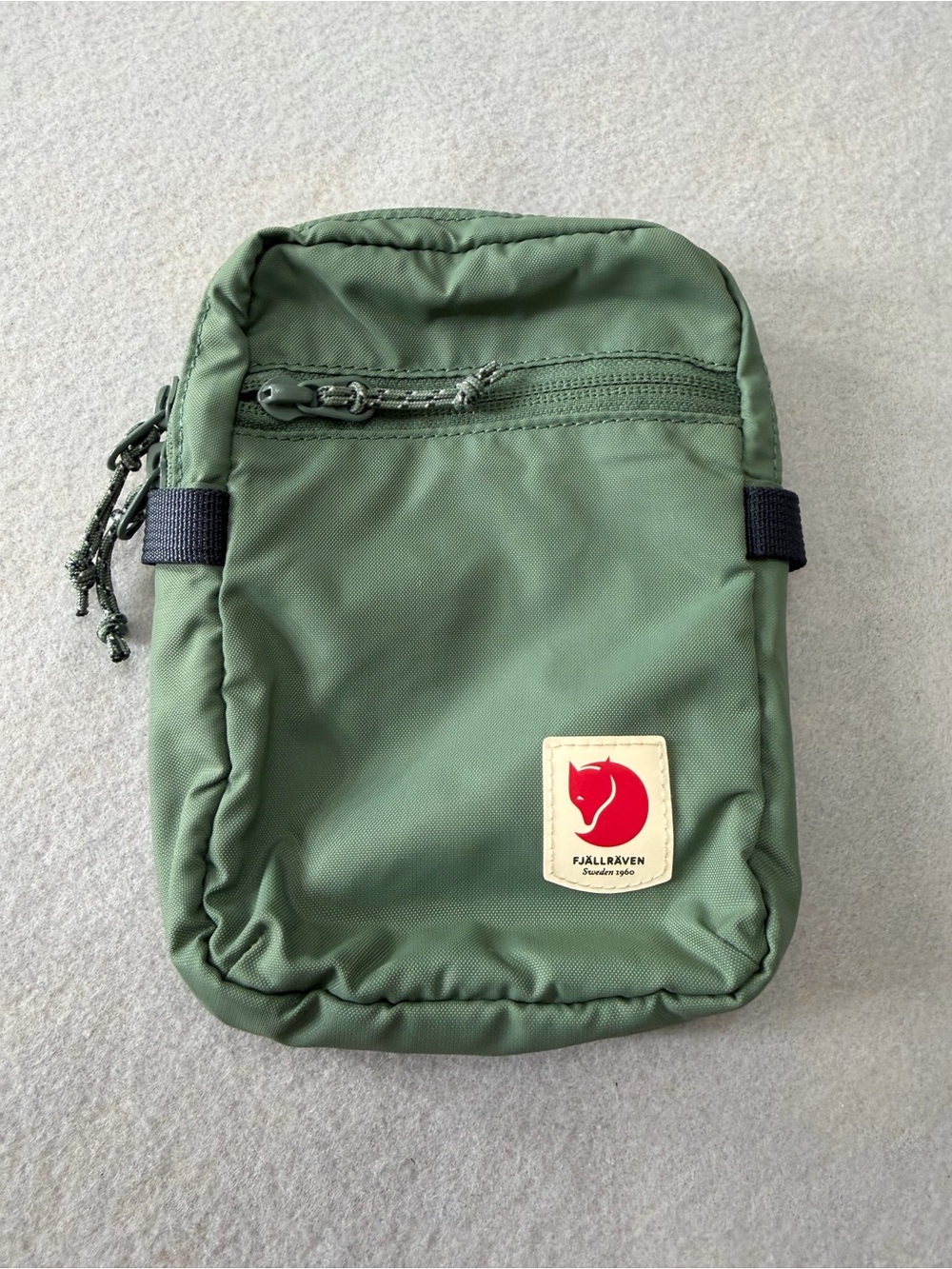 175/581 Fjallraven High Coast Pocket Crossbody Bag Green F23226 Small Shoulder